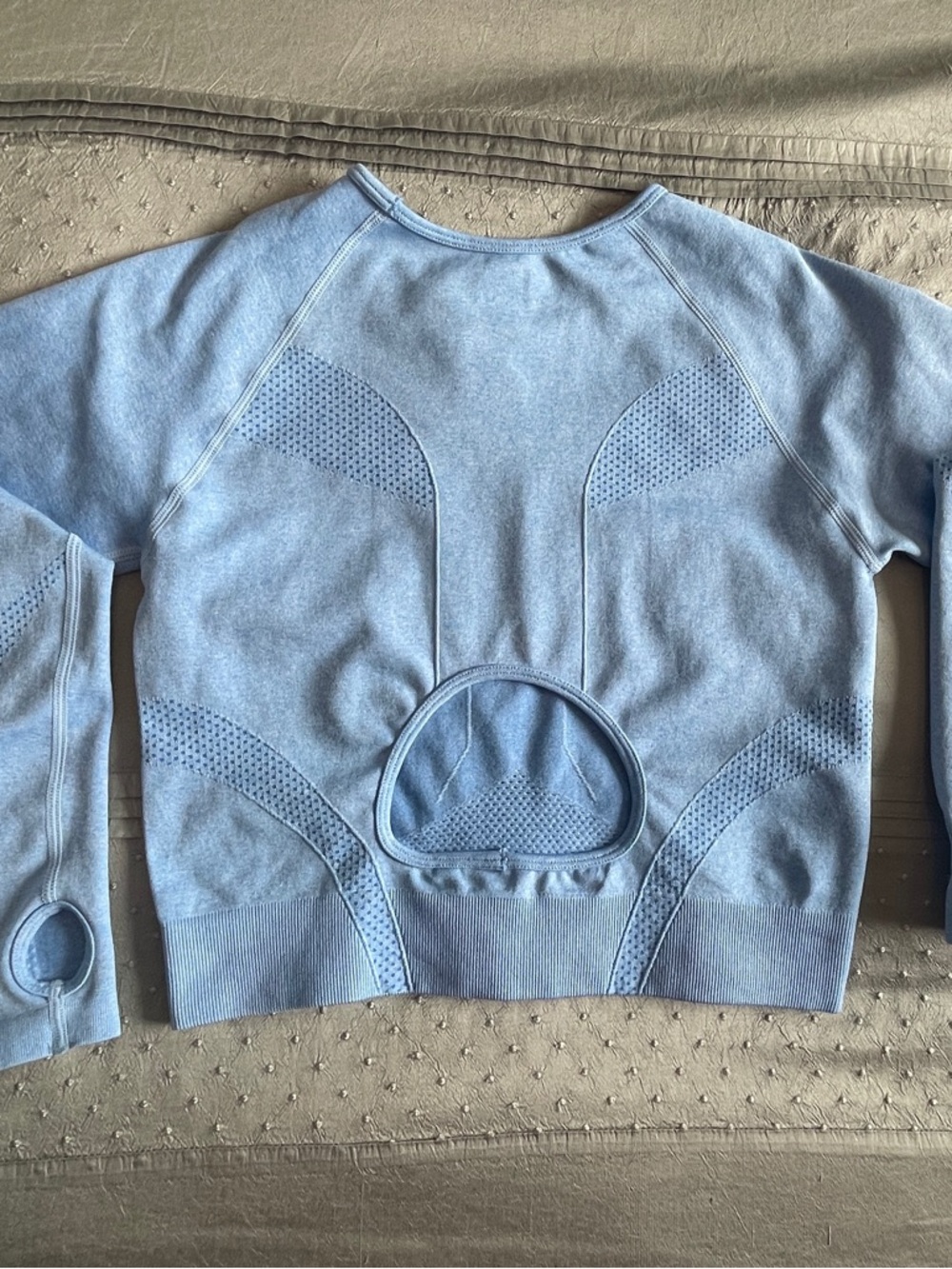 Baby Blue Athletic Workout Seamless Long Sleeve Compression Crop Top size L - Picture 7 of 12